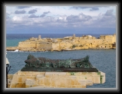 Siege Bell monument * 704 x 528 * (97KB)